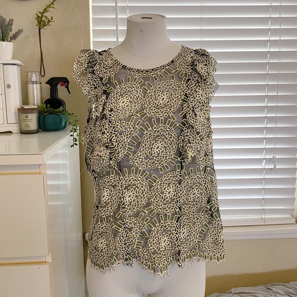 ✨NEW✨ Mesh Embroidered Sleeveless Top